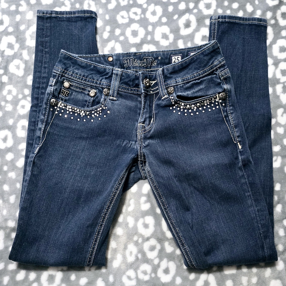 Miss Me Blue Jeggings with Rhinestone Accents **SIZE 25×28 MID-RISE
